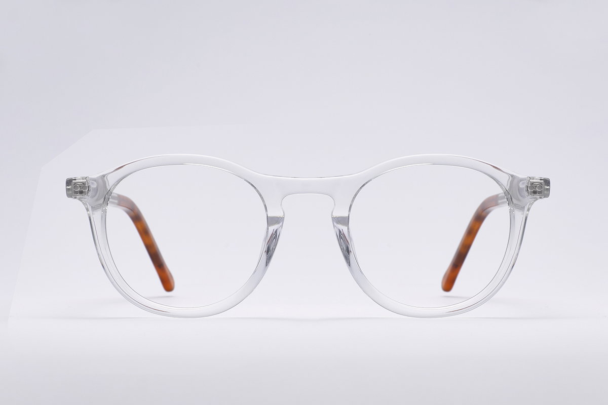 Zu sehen ist eine transparente Brillen-Fassung von Abele Optik
